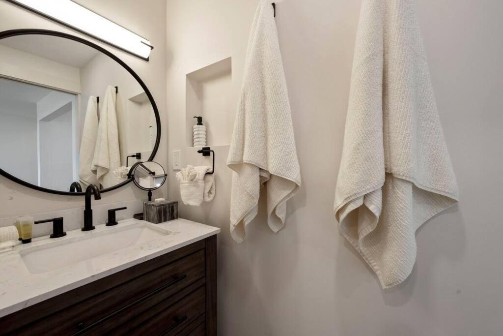 Hale Ono Loa 403- Top Floor, Ocean View, & Complete Modern Remodel Apartment Kahana Екстериор снимка
