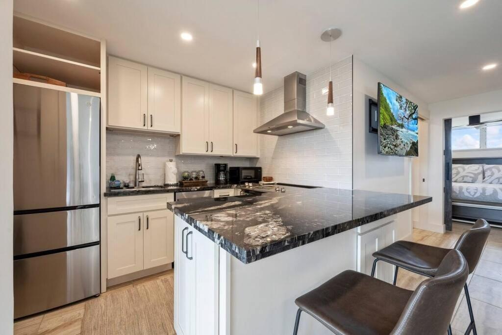 Hale Ono Loa 403- Top Floor, Ocean View, & Complete Modern Remodel Apartment Kahana Екстериор снимка